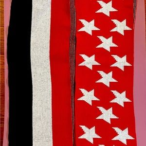 USA! American flag scarves for anyone! Large scarves NEW… Red, White, Blue